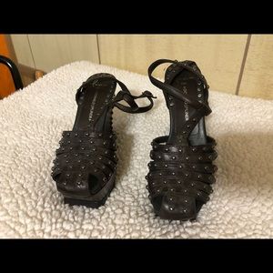 Women’s shoes. Donald J Pliner. Size 5.5.